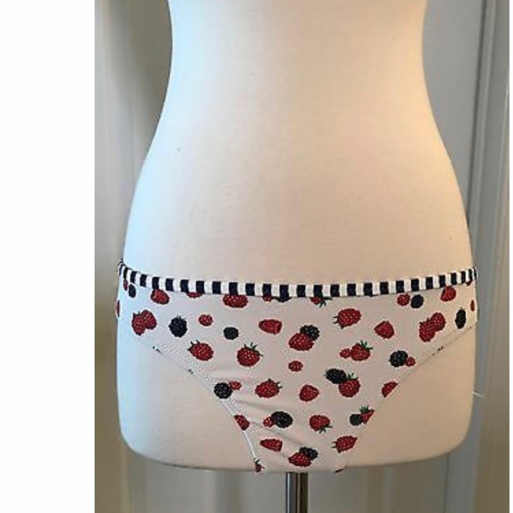 J.CREW SURF HIPSTER BIKINI BOTTOM IN BERRY PRINT S